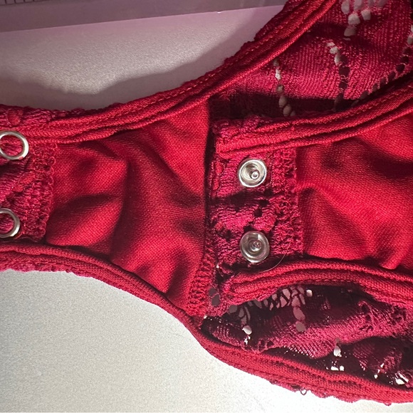 Thick solid Lace Body Suit with snap crotch and lined chest. - Picture 9 of 13